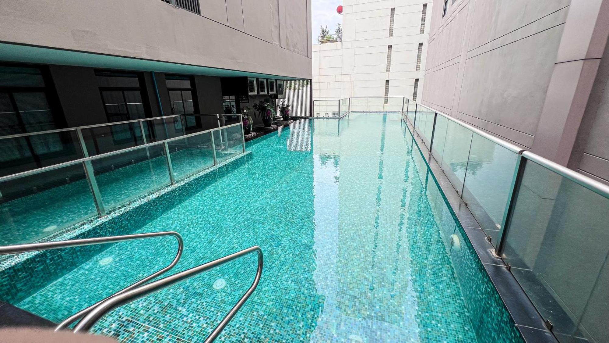Metropolis Suites Bangkok, Tapestry Collection By Hilton Exterior foto